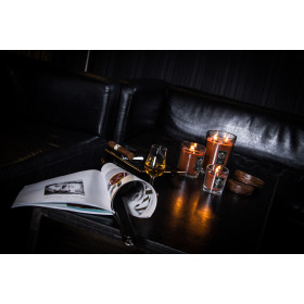 Bougie parfumée Gentlemen's Lounge 90 g - Senteurs boisées