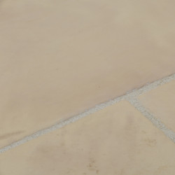 Dalle de terrasse en pierre reconstituée lisse patinée 50 x 50 x 2,3 cm camel nuancé