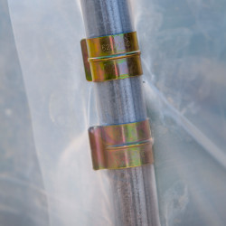Sachet de 10 clips en acier pour serres de jardin en polyéthylène – Diamètre : 32 mm