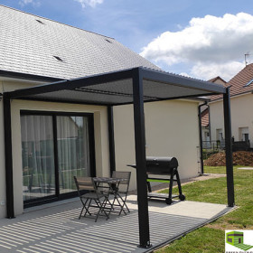 Pergola bioclimatique autoportée en aluminium avec lames orientables manuellement – 4 x 3 m – 12 m²