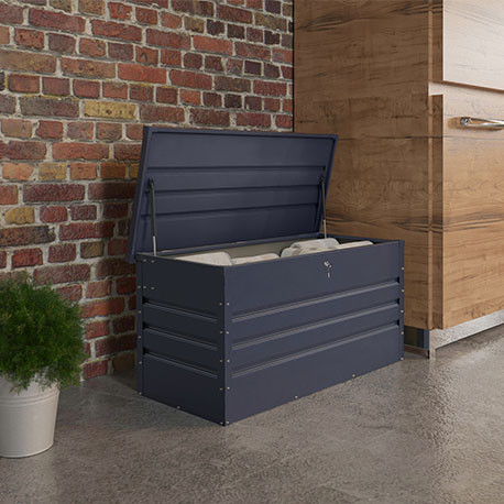Coffre de rangement en métal gris - Contenance : 400 L – 131 x 61 x 62 cm Coffre de rangement en métal gris - Contenance : 400 L – 131 x 61 x 62 cm