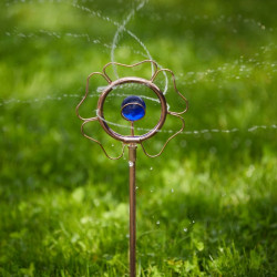 Arroseur de surface rotatif en forme de fleur avec boules bleues en cuivre et fer – 18 x 3,5 x 59 cm