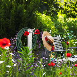 Robinet de jardin en acier inox avec piquet au sol et support pour tuyaux d’arrosage– 30 x 15 x 91 cm 