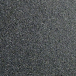 Margelle de piscine en pierre naturelle avec bord droit chanfreiné Black Satino – 60 x 30 x 3 cm