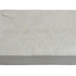 Margelle de piscine en pierre naturelle Kandla white beige brut avec côtés sciées – 60 x 30 x 3 cm