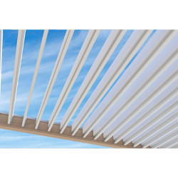 Pergola bioclimatique autoportante en alu bois naturel/Blanc – 3 x 4 m – 12 m² - Ombréa