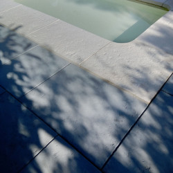 Dalle de terrasse en pierre reconstituée ep. 4 cm gris clair, module de 1,15 m2