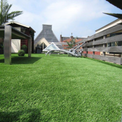 Gazon synthétique tufté Brins 50 mm – Epaisseur 50 mm – Rouleau 4 x 25 m soit 100 m²