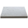 Dalle de terrasse en pierre reconstituée 40 x 40 x 4 cm – Bouchardée patinée – Gris clair