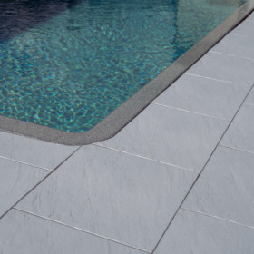 Dalle ardoisée en polypropylène recyclé clipsable – 39 x 39 x 3,8cm - Pierre Gris - Mise en situation