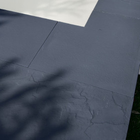 Margelle de piscine en pierre reconstituée courbe aspect granit 45,5 x 30 x 2,5 cm - anthracite  - Qualité Image IA