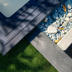 Margelle en pierre reconstituée courbe aspect bois 41 x 29,5 x 3,5 cm anthracite - Qualité Image IA