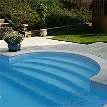 Margelle Piscine en Pierre Reconstituée