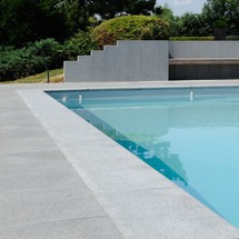 Margelle de piscine en pierre naturelle