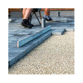 Les outils indispensables pour la pose de sol extérieur.