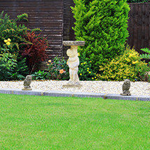 Statues de jardin - large choix pour décorer l'extérieur.