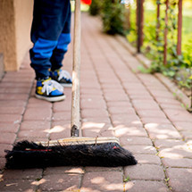 Brosse, Grattoir, Balai : tout pour entretenir votre terrasse