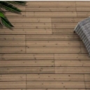 Aménager un balcon avec une dalle en bois !