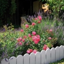 Créer des parterres dans votre jardin avec des bordures en bois !
